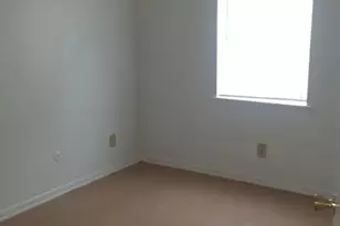 208 Wells St, Madisonville, TX 77864 - Photo 5