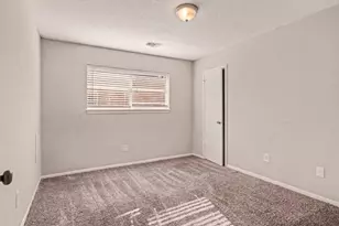 2067 SE Shadow Rock Dr, Houston, TX 77339 - Photo 11