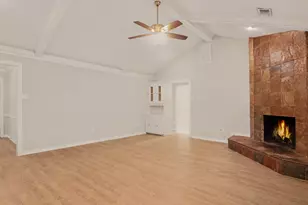 2067 SE Shadow Rock Dr, Houston, TX 77339 - Photo 3