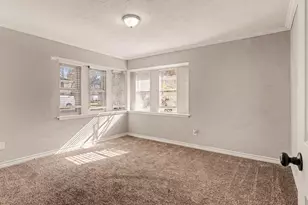 2067 SE Shadow Rock Dr, Houston, TX 77339 - Photo 9