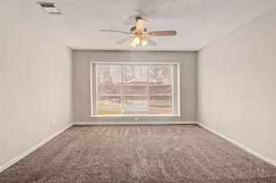 2067 SE Shadow Rock Dr, Houston, TX 77339 - Photo 23