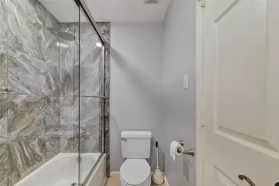 14327 Norhill Pointe Drive, Houston, TX 77044 - Photo 33