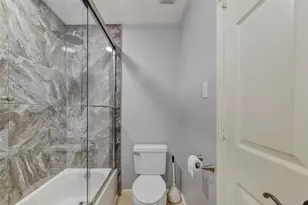 14327 Norhill Pointe Dr, Houston, TX 77044 - Photo 33