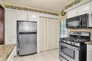 1102 Mosher Ln, Houston, TX 77088 - Photo 17