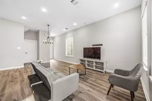 6713 Parker Grv Ln, Houston, TX 77076 - Photo 11