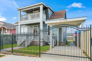 4106 Winnie St, Galveston, TX 77550 - Photo 1