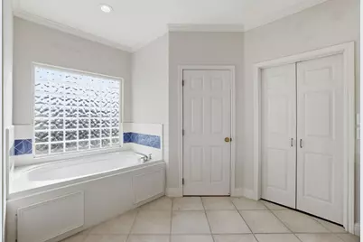 414 Westerly, Tiki Island, TX 77554 - Photo 11