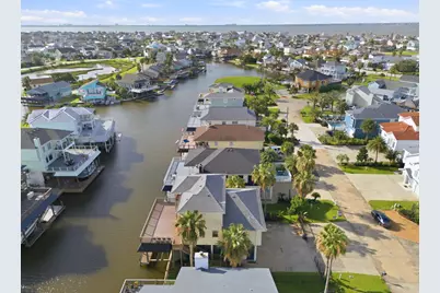 414 Westerly, Tiki Island, TX 77554 - Photo 21