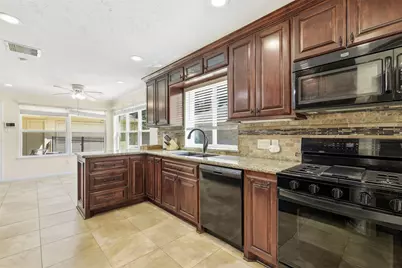 3807 Glenwood Springs Drive, Houston, TX 77345 - Photo 11