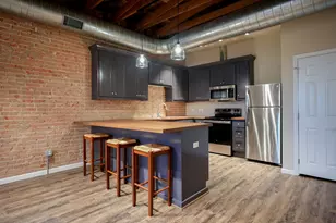 210 E Washington Ave, Navasota, TX 77868 - Photo 3