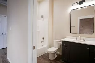 210 E Washington Ave, Navasota, TX 77868 - Photo 7