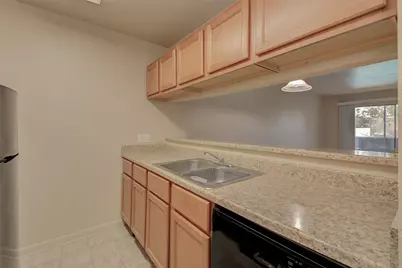 3045 Walnut Bend Lane #25, Houston, TX 77042 - Photo 7
