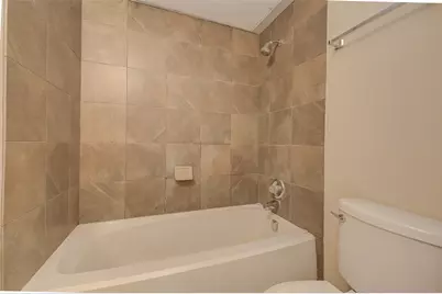 3045 Walnut Bend Lane #25, Houston, TX 77042 - Photo 11