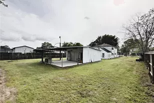 207 S 5th St, Highlands, TX 77562 - Photo 9