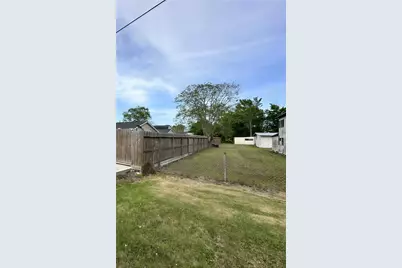 207 S 5th Street, Highlands, TX 77562 - Photo 15