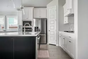 30142 Gold Finch Pl, Fulshear, TX 77441 - Photo 9