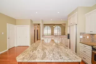 46 Grants Lake Cir, Sugar Land, TX 77479 - Photo 9