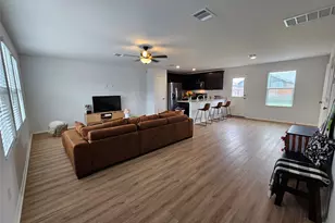 13712 Knights Br Dr, Elgin, TX 78621 - Photo 5
