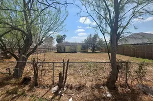 319 E Ricky Crossland Ave, Elsa, TX 78543 - Photo 3