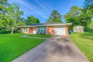 814 N Willis Ave, Livingston, TX 77351 - Photo 11