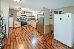 149 E Austin Ave, Onalaska, TX 77360 - Photo 5