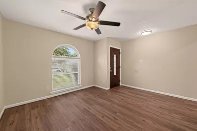2305 Kingsway Drive, League City, TX 77573 - Photo 5