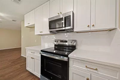 2305 Kingsway Drive, League City, TX 77573 - Photo 9