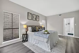 9592 Doliver Dr, Houston, TX 77063 - Photo 15