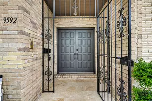 9592 Doliver Dr, Houston, TX 77063 - Photo 3