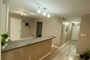 8825 E Buffalo Cir, Willis, TX 77378 - Photo 5