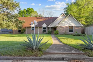 1519 Everitt St, Navasota, TX 77830 - Photo 1