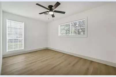 801 S Jackson Street, Alvin, TX 77511 - Photo 21
