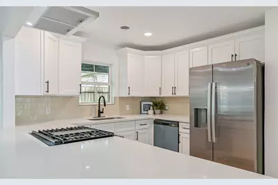 801 S Jackson Street, Alvin, TX 77511 - Photo 13