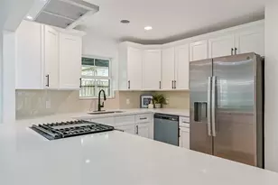 801 S Jackson St, Alvin, TX 77511 - Photo 13