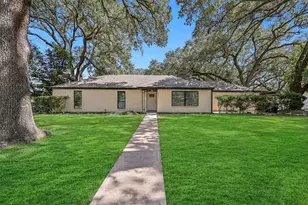 801 S Jackson St, Alvin, TX 77511 - Photo 1