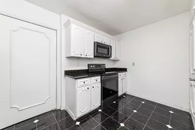 5050 Ambassador Way #309, Houston, TX 77056 - Photo 17