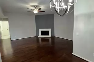 9809 Richmond Ave, Houston, TX 77042 - Photo 11