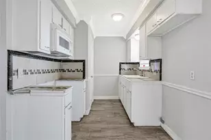 17018 Blairwood Dr, Houston, TX 77049 - Photo 9