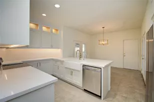 6 Town Oaks Pl, Bellaire, TX 77401 - Photo 13