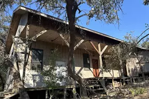 299 N Loop Dr, Blanco, TX 78606 - Photo 1