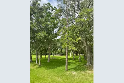 2702 Lake Road, La Marque, TX 77568 - Photo 5