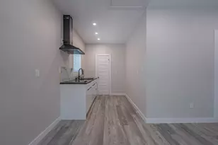4202 Clay St, Houston, TX 77023 - Photo 9