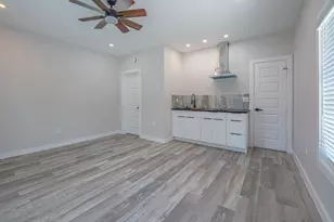 4202 Clay St, Houston, TX 77023 - Photo 13