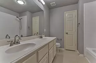 151 Bristol Bend Cir, The Woodlands, TX 77382 - Photo 35