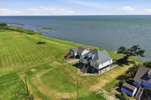 207 Heartfield Ln, Anahuac, TX 77514 - Photo 37