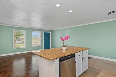 5202 Nina Lee Lane, Houston, TX 77092 - Photo 9