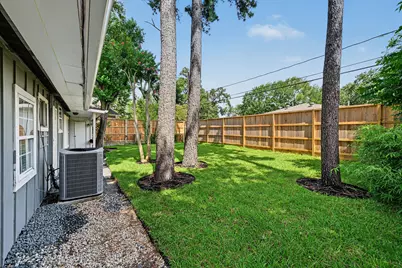 5202 Nina Lee Lane, Houston, TX 77092 - Photo 17
