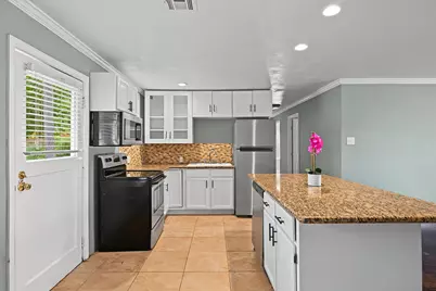 5202 Nina Lee Lane, Houston, TX 77092 - Photo 7