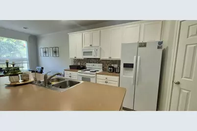 42 E Burberry Circle, The Woodlands, TX 77384 - Photo 7