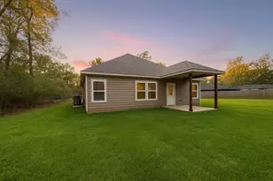 527 Autumn Ln, Livingston, TX 77351 - Photo 13